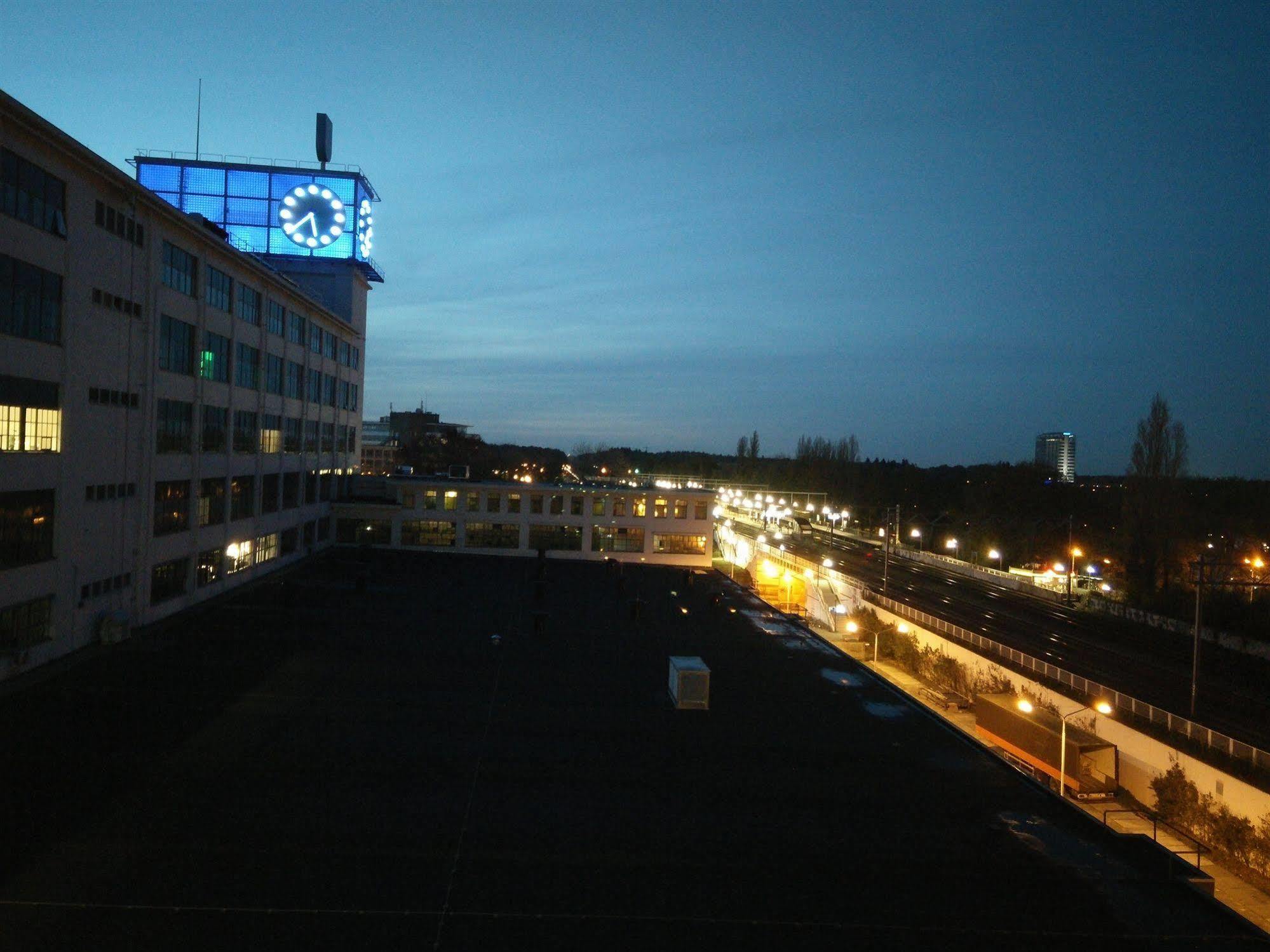 Stayokay - Blue Collar Hotel